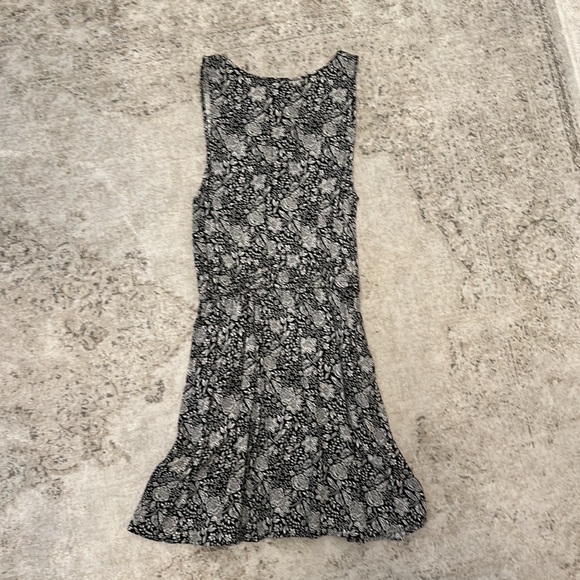 Aritzia Talula black and white floral sundress size M - Picture 4 of 4